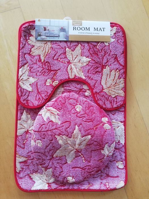 Комплект постелки за баня