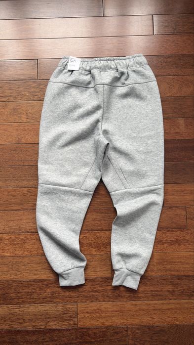 Nike tech fleece сиво долнище