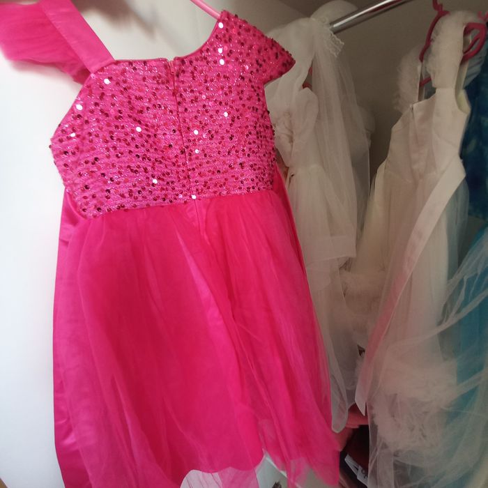 Продам платье для девочек