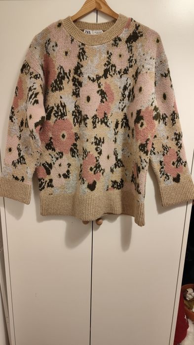 Pulover gros imprimeu floral Zara, S-M