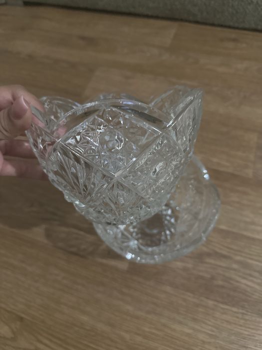 Хрустальные вазы две штуки