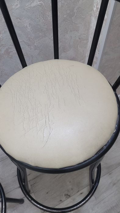 Продам барные стулья