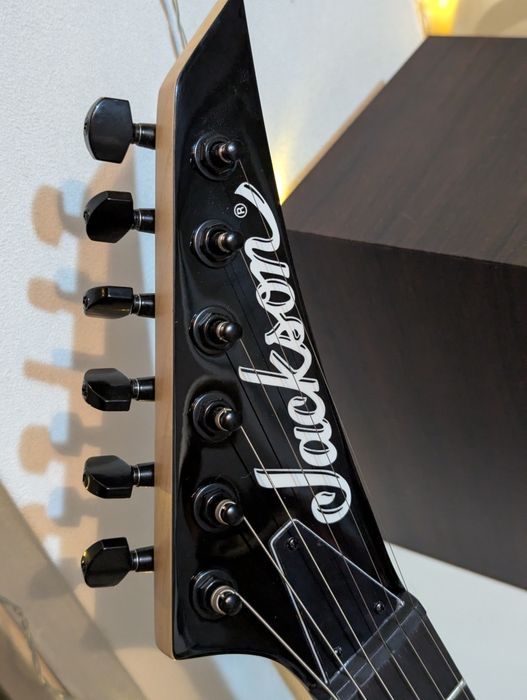 Jackson электрогитара Dinky JS11