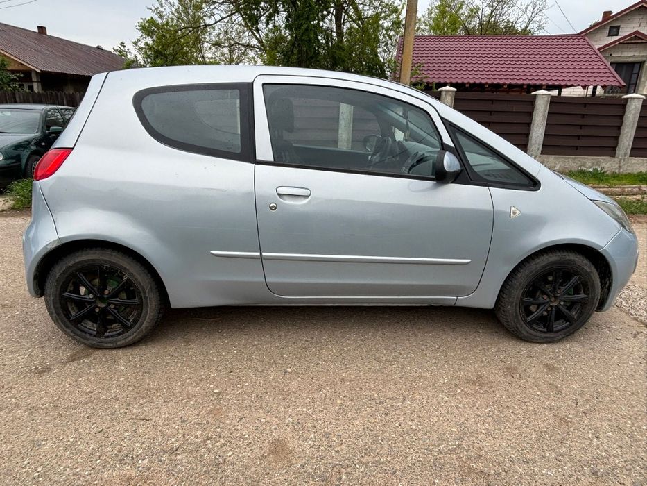 Mitsubishi colt anul 2006