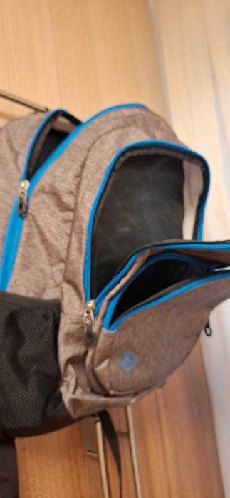 Сива раница със син кант PULSE