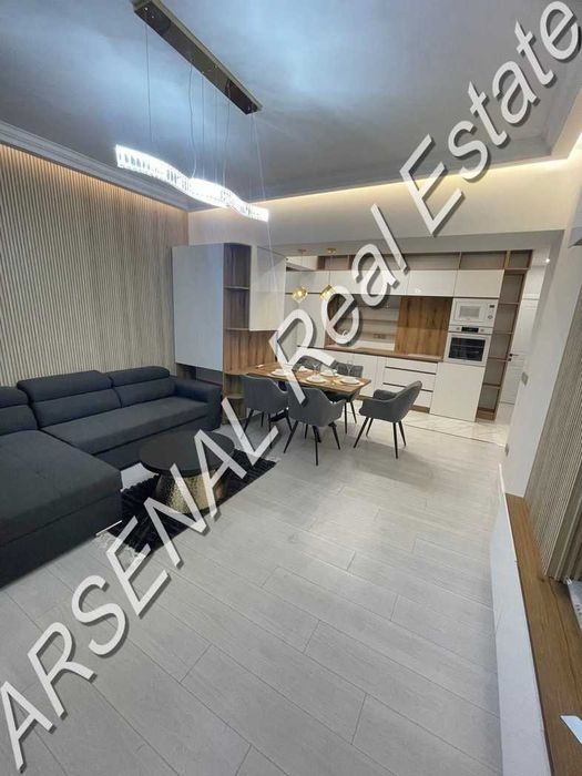 Дава се под наем Тристаен апартамент в София, Център - 100 кв.м за 1500 € - Снимка #3