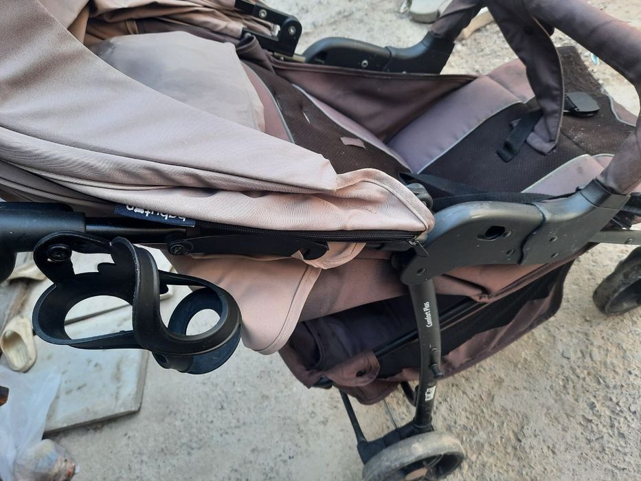 Коляска сотилади