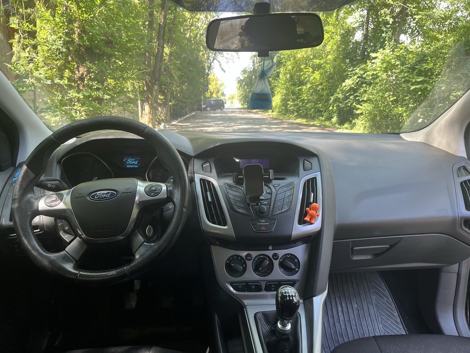 FORD Focus 2011 — imagine 4