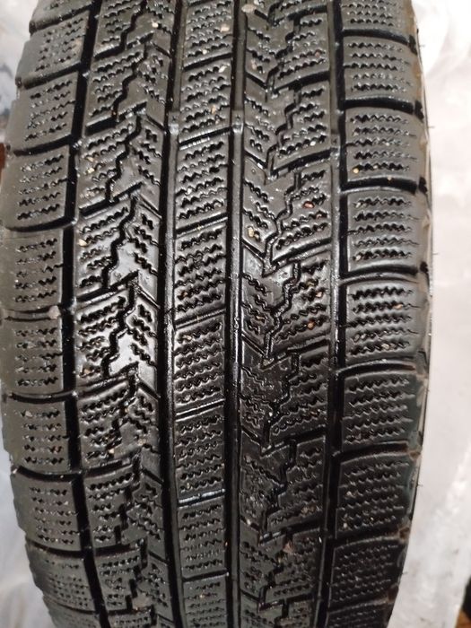Продам шины зимние липучки