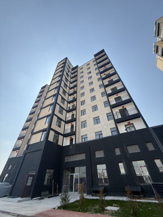 Nurafshonda novostroyka sotiladi. 11 qavatli bino 8 qavat 43.8 kv.m
