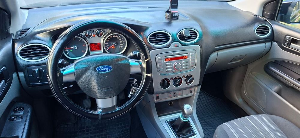 FORD Focus 2010 — imagine 3