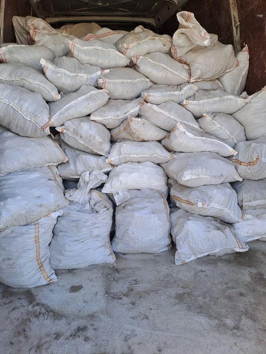 Transport moloz Car Moloz Evacuare mobila Debarasare apartamente