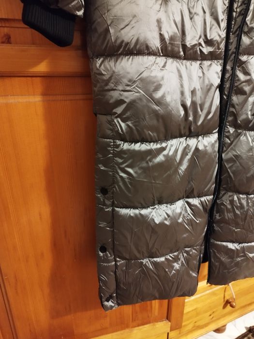 Дълго топло яке. Чисто ново. Не е носено