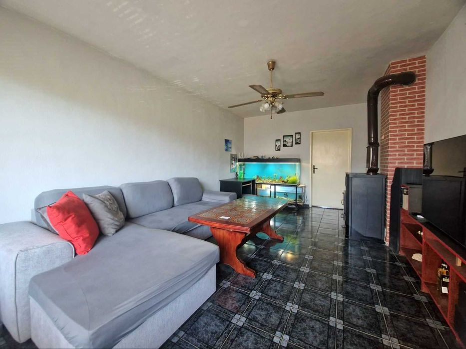 Продава се Четиристаен апартамент в Русе, Централен южен район - 99 кв.м за 1344 €/кв.м - Снимка #3