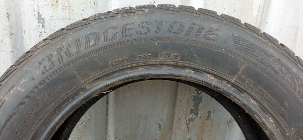 Гума 205/60/16 . Еденичка е