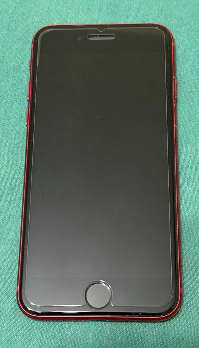 Продавам IPhone SE 128 GB