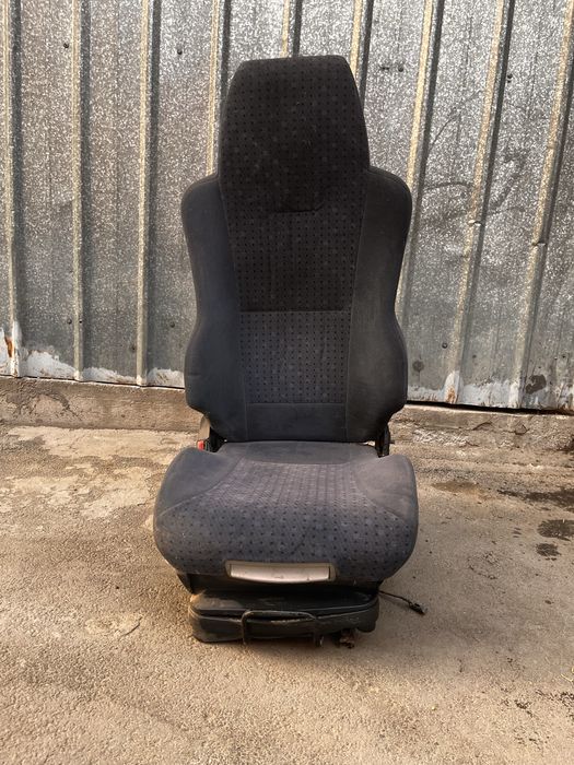 Продам сиденье водительское