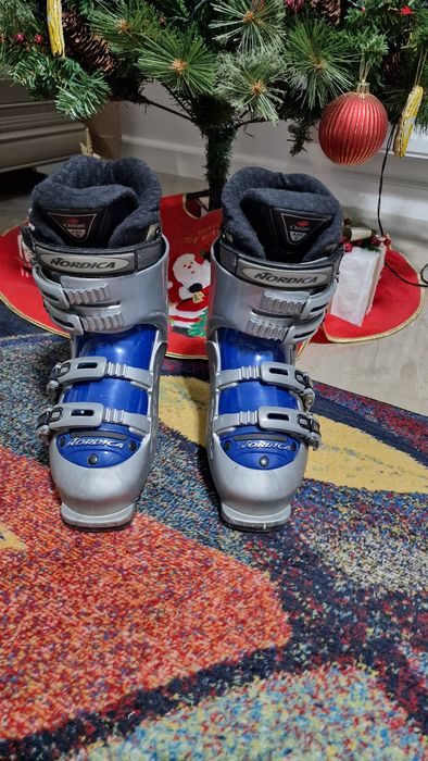 Vand clapari dama si geanta clapari in stare f.buna.