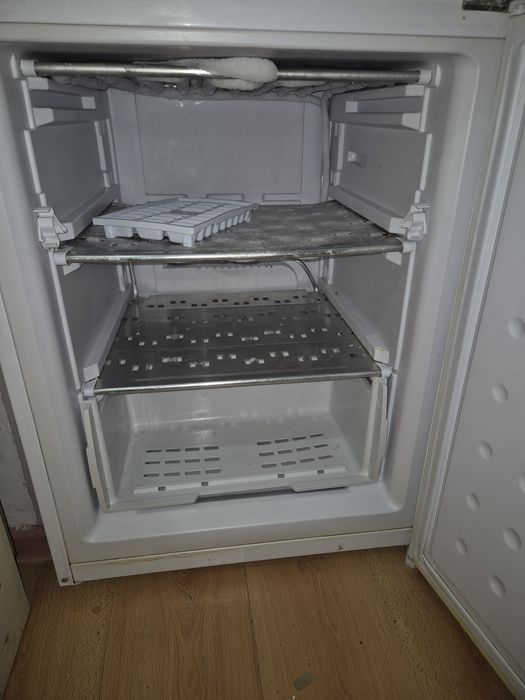 Продам холодильник Правый берег