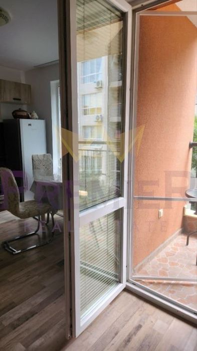 Продава се Двустаен апартамент в Поморие - 70 кв.м за 2250 €/кв.м - Снимка #2