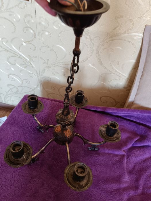 Люстра пятирожковая