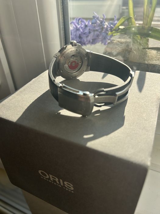 Oris Aquis Date Relief 43.5mm