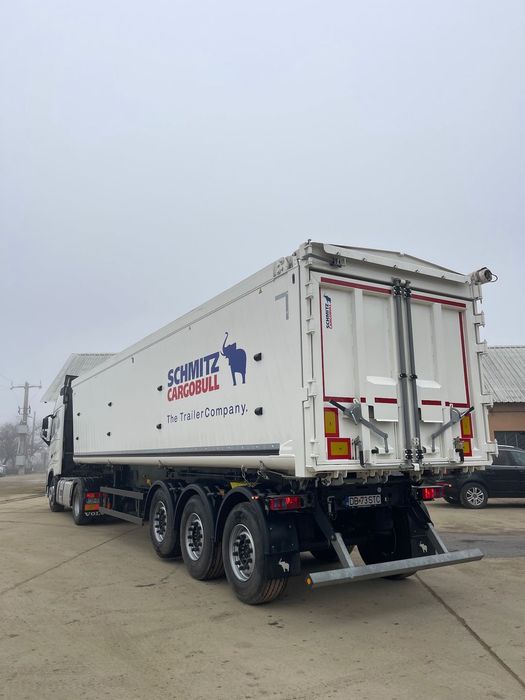 Schmitz Cargobull SCB Semiremorca Schmitz Cargobull Cereale, 55 m3, an 2024.