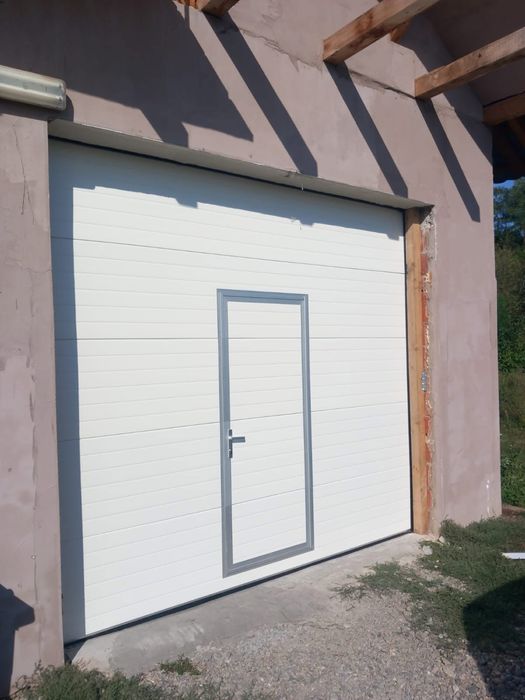 Usi de garaj / Automatizari / Interfon