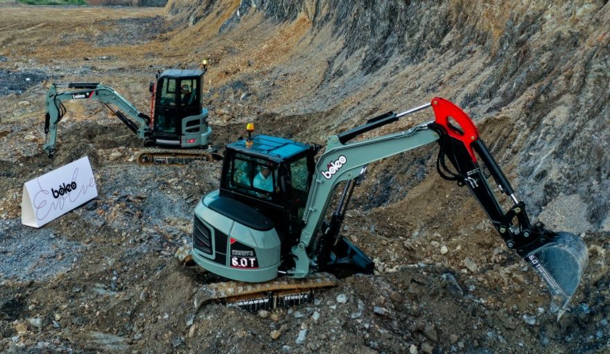 Услуги мини экскаватора Алматы трактор