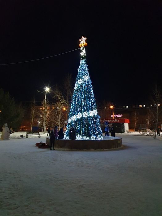 Сдам 2 комнатную ул.пл.КСК