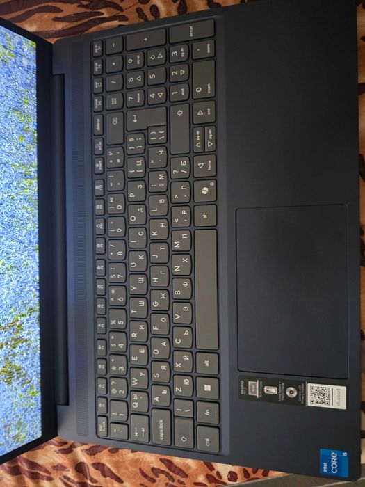 Лаптоп Lenovo IP3 Slim