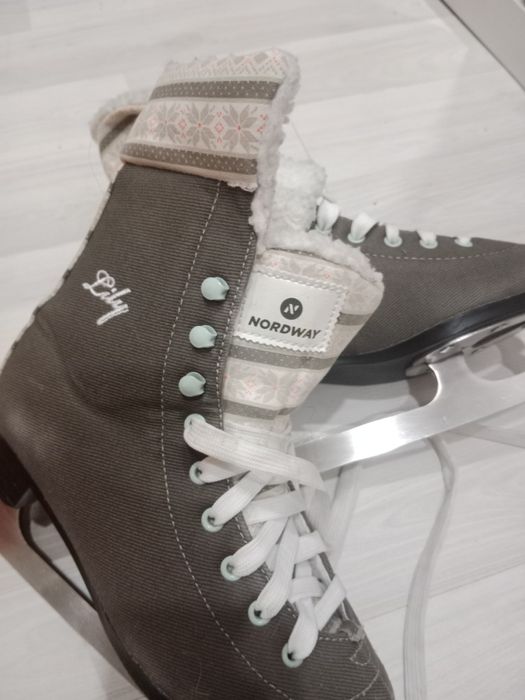 Коньки женские утепленные