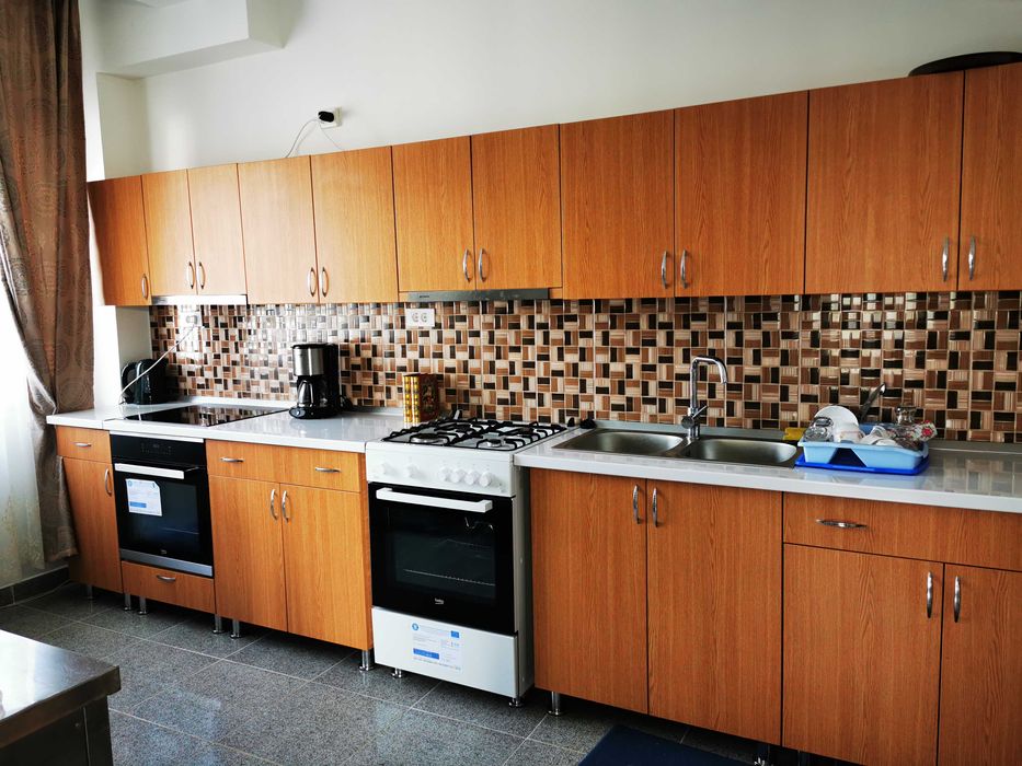 Pensiune 3 margarete, 8 camere, SC 538mp, teren 2000mp, foisor