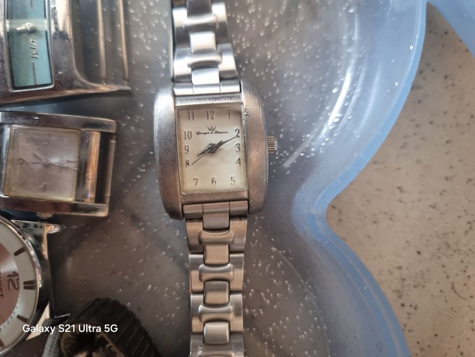 Ceasuri diferite marci