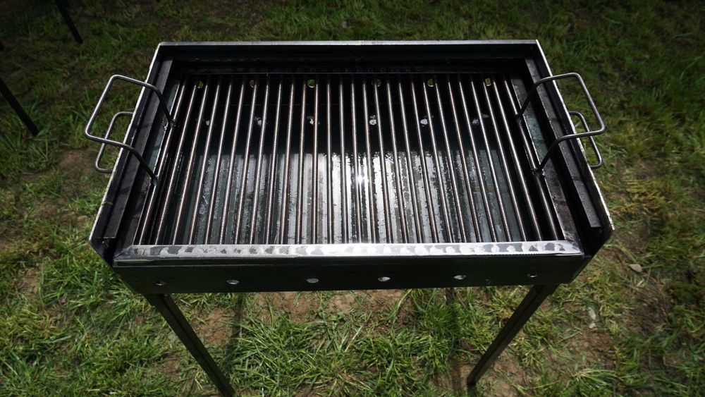 Gratar pe carbuni/lemne