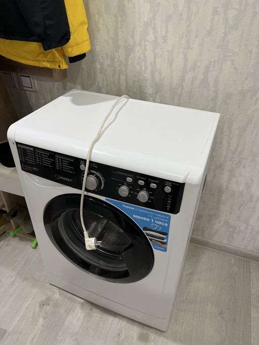 Продам стиральную машинку indesit