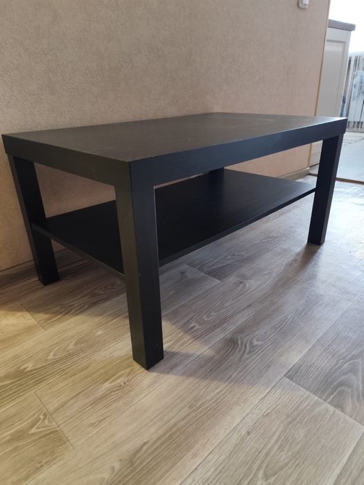 стол гостинный.