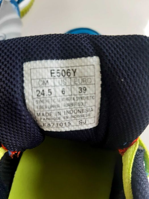 Asics оригинални маратонки нови