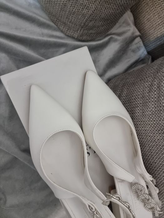 Balerini eleganti marimea 38 albi