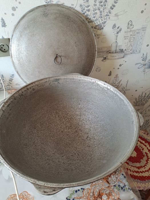 Казан продам  на 12 литров !