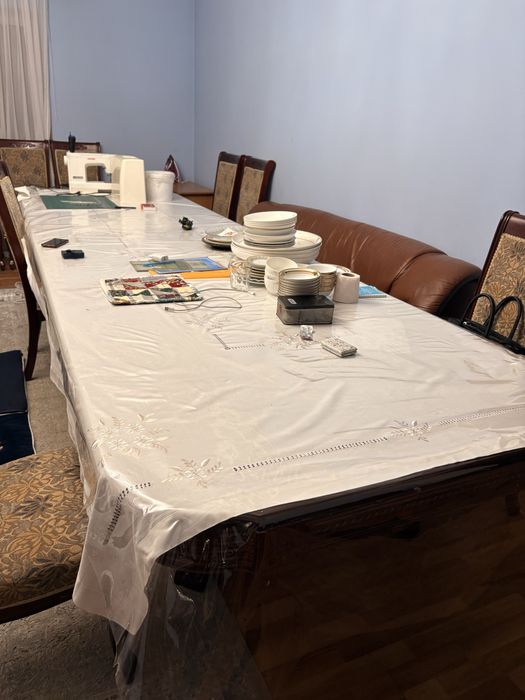 Стол гостиный в отличном состоянии