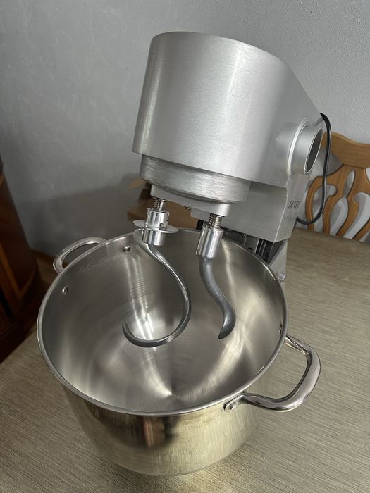 Продам миксер, тестомес.