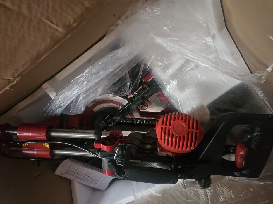 Fierăstrău circular staționar Einhell cu glisare, 216 mm