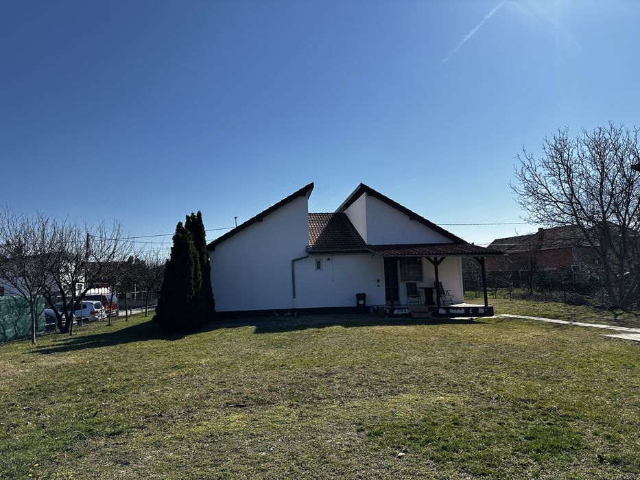 Ofer spre închiriere casă, zona Partoș