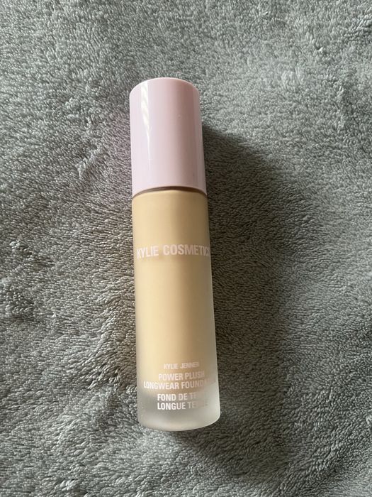 Фон дьо тен Kylie cosmetics