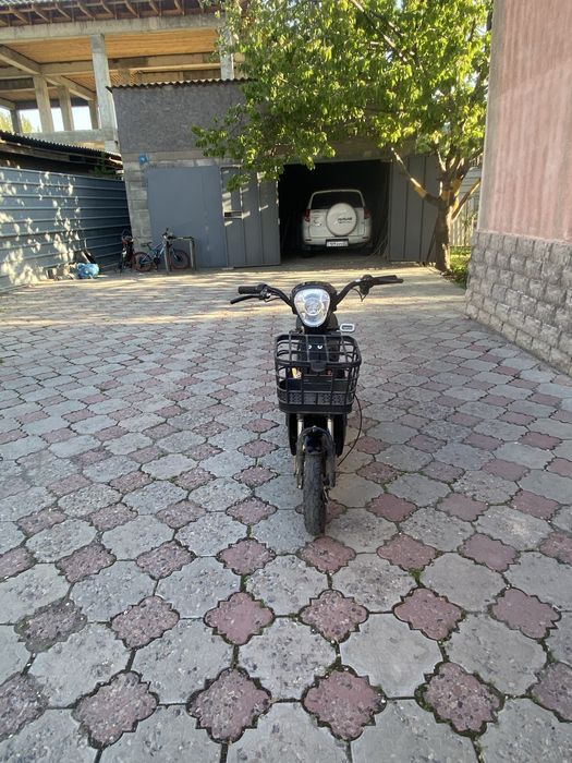 SK8 б/у-шный скутер