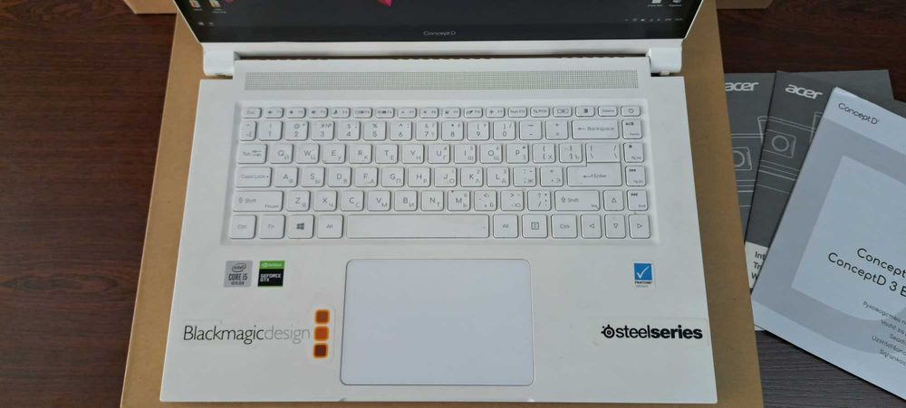 Ноутбук ConceptD сенсорным экраном