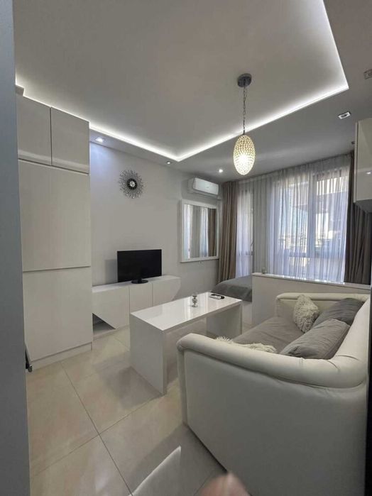 Продава се Едностаен апартамент в Пловдив, Център - 36 кв.м за 1528 €/кв.м - Снимка #3