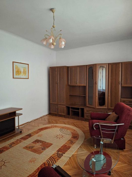Casa de inchiriat