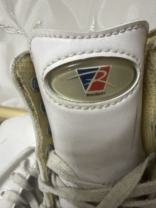 Коньки профессиональные